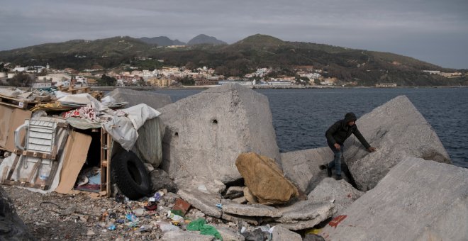 En imágenes: los niños migrantes del puerto de Ceuta