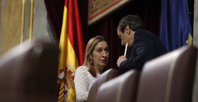 Pastor renuncia a presentarse en el PP por "responsabilidad" con su cargo en el Congreso