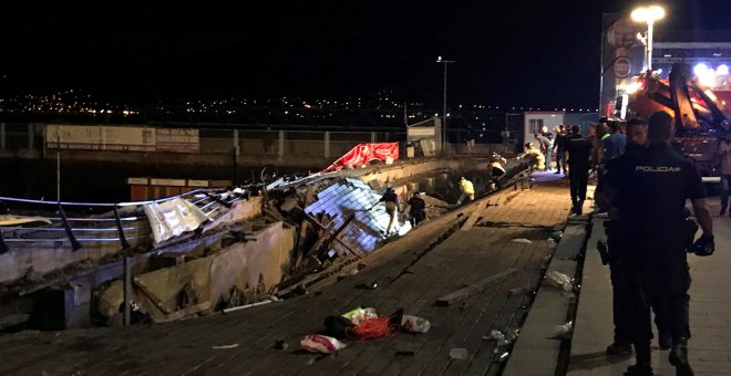 El desplome de una plataforma de madera en Vigo, en imágenes