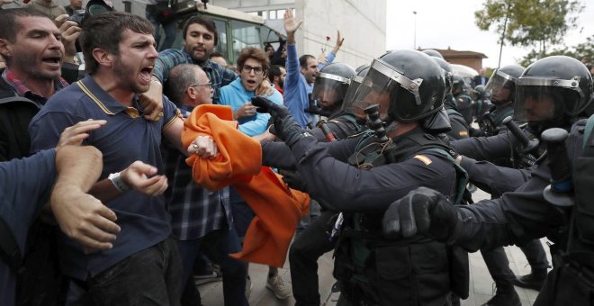 Cops al cap, gent gran llençada a terra, i càrregues indiscriminades: la violència policia l'1-O, davant del Tribunal Suprem