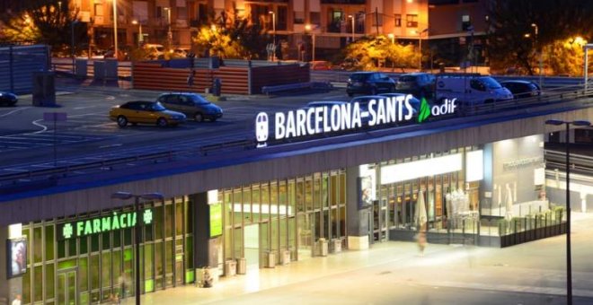 Troben un nadó abandonat al carrer dins d'una bossa d'esport a Barcelona