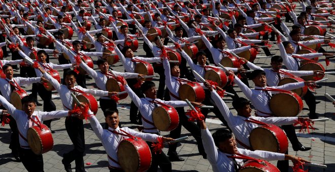 Corea del Norte celebra su 70 aniversario con un desfile militar
