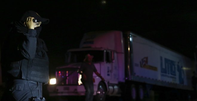Autoridades mexicanas mueven el camión con 157 cadáveres en el estado de Jalisco por falta de espacio