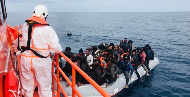 Caminando Fronteras denuncia la desaparición de 53 migrantes tras el naufragio de su patera en el Mar de Alborán