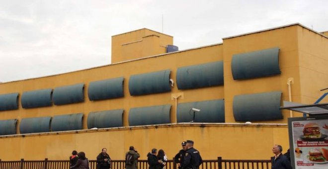 La Policía aborta un motín en el CIE de Aluche, en Madrid