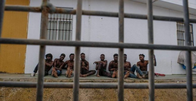 El Gobierno devuelve a Marruecos a 55 de los 209 migrantes que saltaron la valla de Melilla