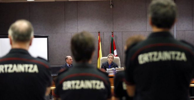 Suspenden la ejecución de la pena de dos años de prisión al mando de la Ertzaintza condenado por la muerte de Cabacas