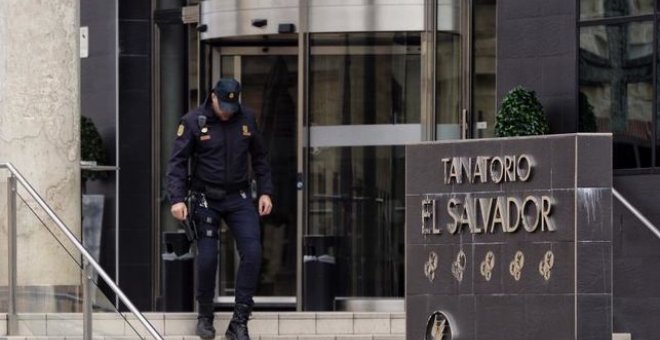 Detenidos otros diez trabajadores implicados presuntamente en la estafa de los ataúdes