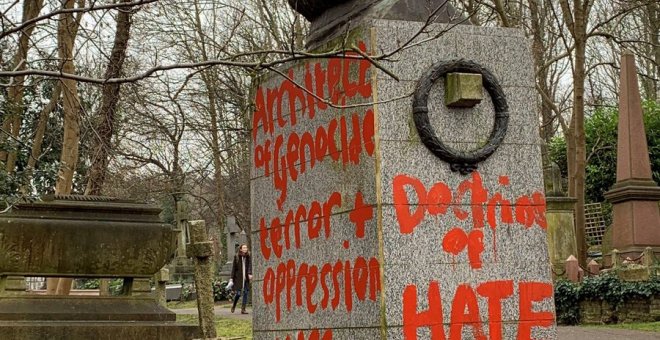 La tumba de Karl Marx es profanada con pintadas anticomunistas