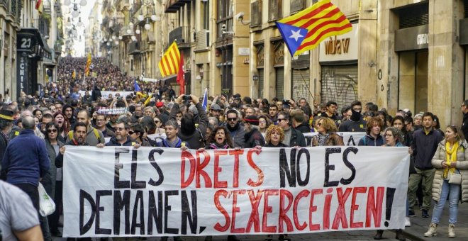Milers de persones es mobilitzen a Barcelona i Girona i centenars a Lleida i Tarragona en solidaritat amb els presos en la vaga general