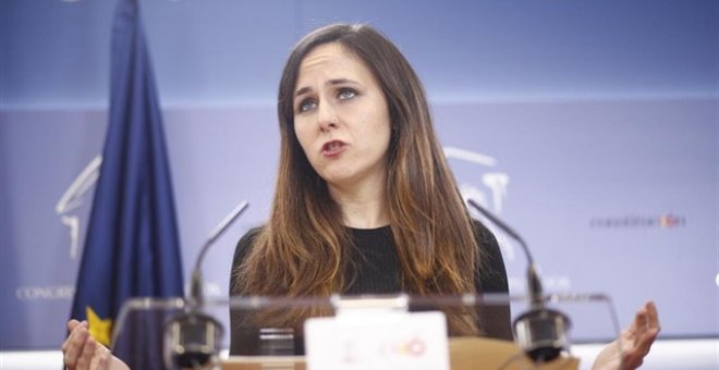 Podemos acusa a Cs de poner en riesgo los permisos de paternidad: "Esto era el feminismo liberal"