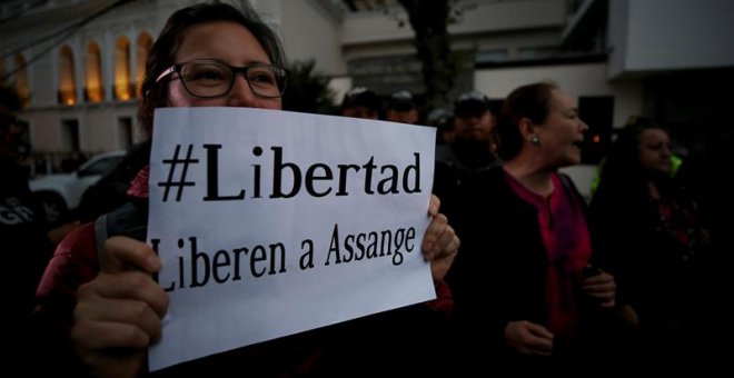 El presidente de Ecuador: "Assange intentó usar la embajada en Londres como centro de espionaje"