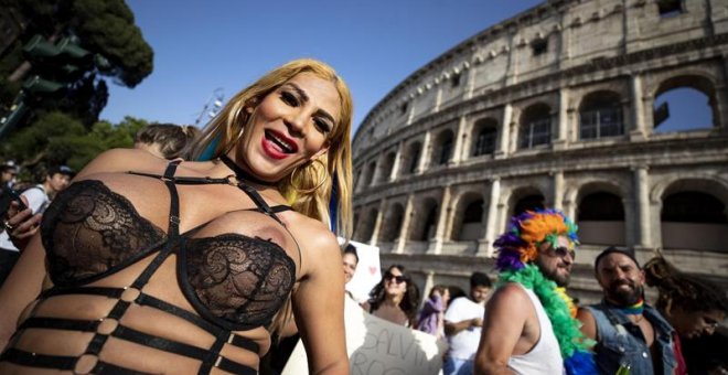 El desfile del Orgullo en Roma sirve de altavoz contra Salvini