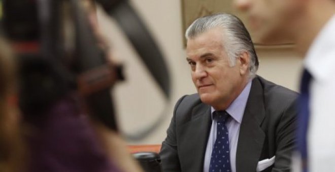 Bárcenas se ofrece a colaborar con la Fiscalía en el 'caso Gürtel' tras el ingreso en prisión de su mujer