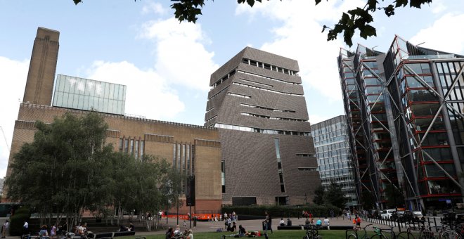 La prensa británica revela la identidad del joven que tiró a un niño desde el mirador de la Tate Modern