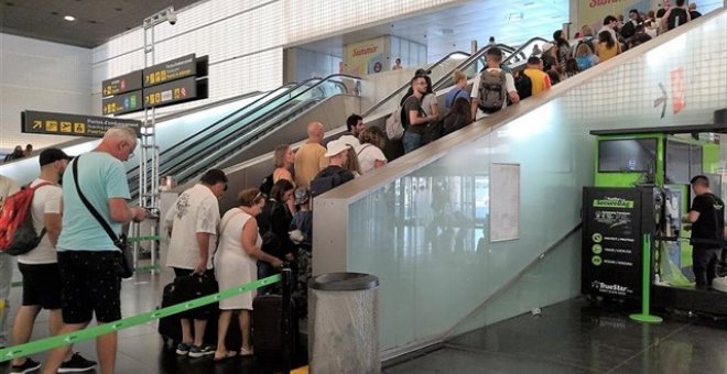 Normalidad en el Aeropuerto de Barcelona durante la primera jornada de huelga