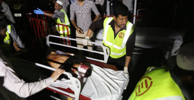 Al menos 63 muertos y 182 heridos en un ataque suicida en Kabul