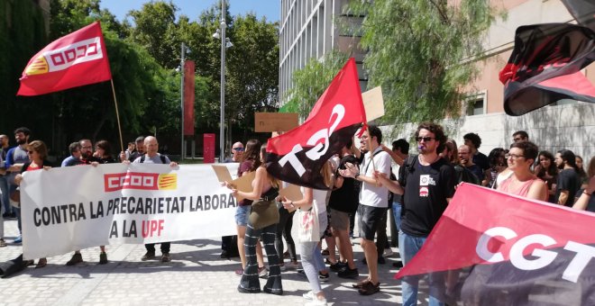 Els doctorands bloquegen el pas de Torra a la UPF durant la inauguració del curs acadèmic