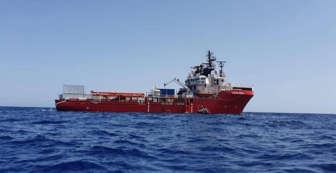 El buque Ocean Viking salva a 162 migrantes en dos rescates en el Mediterráneo central