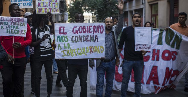 CCOO denuncia la desidia de Interior que ha generado un lucrativo mercado negro con la escasez de citas de Extranjería