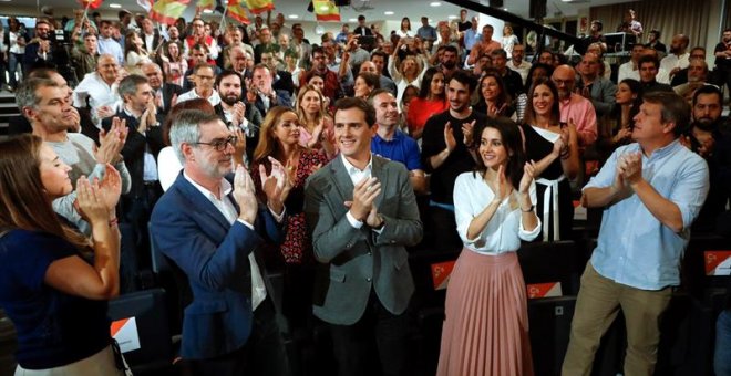 Rivera se abre ahora a pactar con el PSOE para que haya gobierno tras el 10N