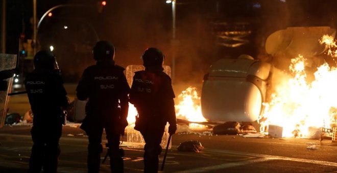 La violencia se intensifica en una nueva noche de graves disturbios en Barcelona
