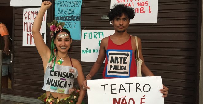 "Esto no es censura, esto es preservar los valores cristianos": Bolsonaro y los vetos al cine, teatro, literatura y televisión