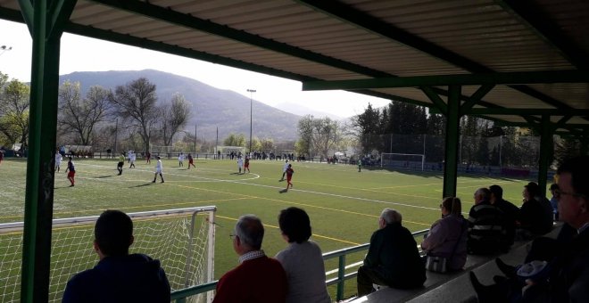 "Qué zorra eres, puta": los insultos a una árbitra en un partido de juveniles en Madrid