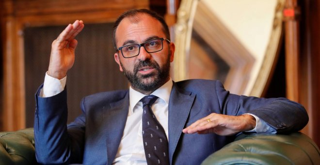 Dimite el ministro de Educación de Italia por la falta de presupuesto para los colegios y universidades