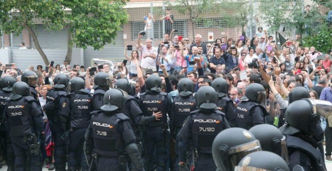 Los Mossos sitúan a un policía tras el pelotazo que dejó sin ojo a un joven el 1-O