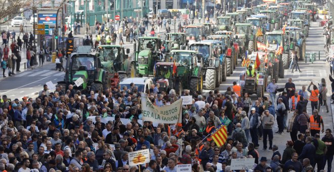 Miles de tractores y agricultores se echan a la calle pidiendo precios justos