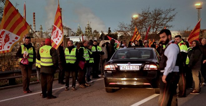 La huelga en la petroquímica de Tarragona arranca con un seguimiento del 100%