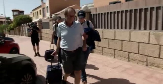 Comienzan a salir los turistas del hotel en cuarentena de Tenerife