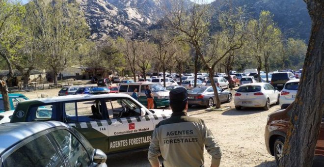 "Así no, Madrid, así no": la Comunidad reprende a los madrileños tras una imagen de la sierra llena de coches