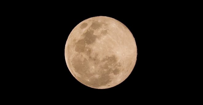 La NASA confirma que hay agua en la Luna