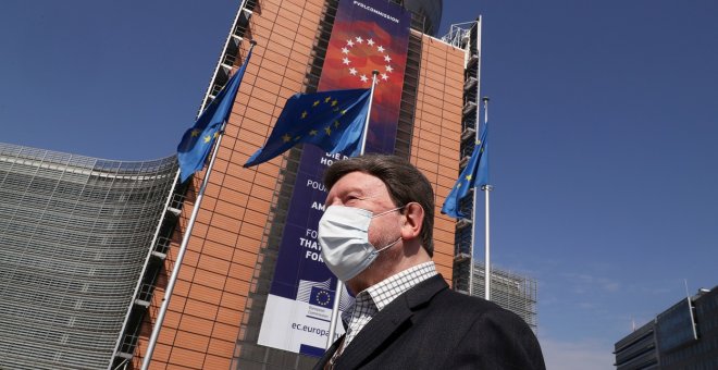 Bruselas propone que se permita inyectar dinero público en empresas en crisis por el coronavirus