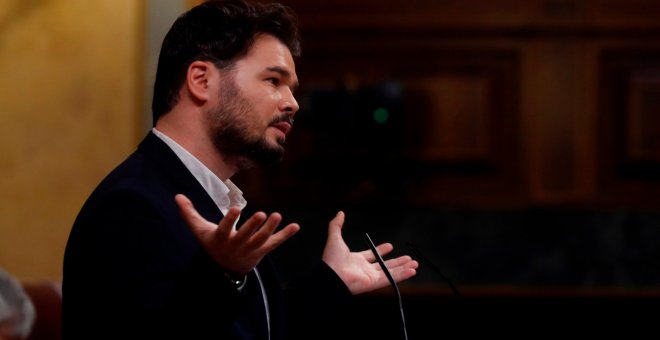 Rufián tensa la relació entre Junts i ERC qualificant l'entorn de Puigdemont de "senyorets que anaven de James Bond"