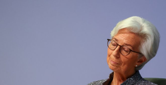 Lagarde advierte de que el PIB de la Eurozona podría caer hasta un 15%