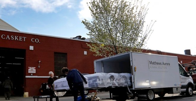 Encuentran en Nueva York decenas de cadáveres en descomposición en camiones de mudanza