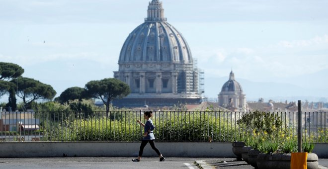 Italia registró 174 muertos el último día, la cifra más baja en ocho semanas