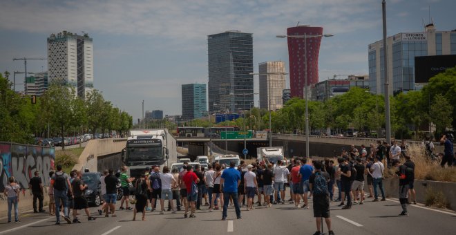 Segon dia de protestes dels treballadors de Nissan contra el tancament de les plantes de Catalunya