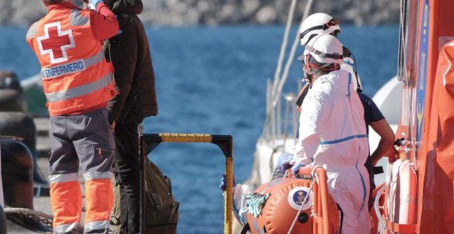 La llegada de migrantes por mar baja, pero se dispara más del 636% en Canarias