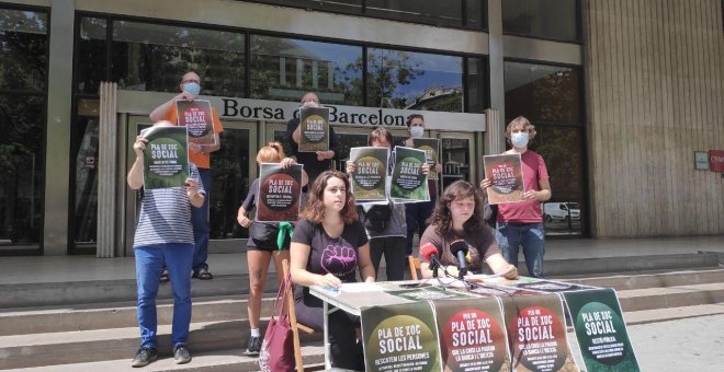 Municipalització de serveis, retorn del rescat a la banca i renda bàsica, la recepta dels moviments socials contra la crisi