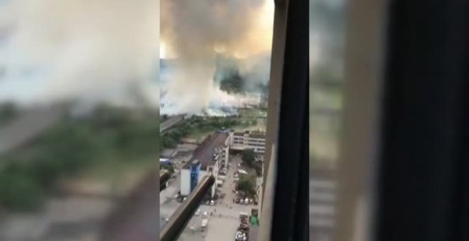 Al menos 10 muertos en China en la violenta explosión de un camión que transportaba combustible