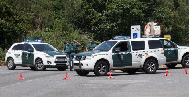 Interior cesa a un oficial de Guardia Civil enlace en el Estado Mayor de Defensa por vacunarse junto a varios cargos militares