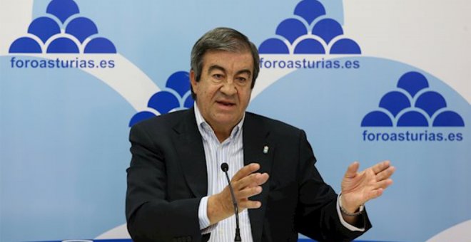 Álvarez-Cascos declarará ante el juez el 23 de septiembre acusado de apropiación indebida