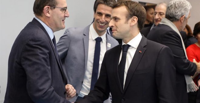 Macron obvia las lecciones del coronavirus y se aferra a su proyecto neoliberal