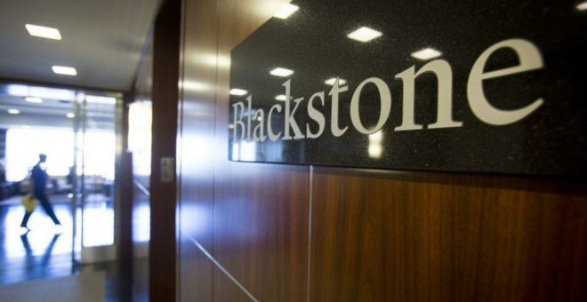 Decenas de familias madrileñas doblegan al fondo buitre Blackstone y evitan una abusiva subida del alquiler en sus viviendas