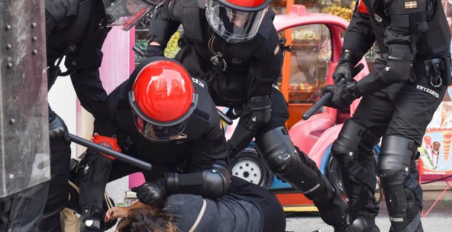 Cinco detenidos y dos heridos durante los altercados en un mitin de Vox en Barakaldo