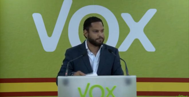 Vox celebra su entrada en el Parlamento vasco